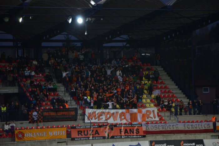 Ilustračný obrázok k článku Futbalový Ružomberok oslavuje: Porazili sme Šošonov!