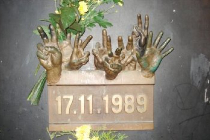 Ilustračný obrázok k článku Od revolúcie ubehlo 23 rokov