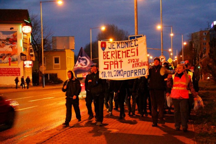 Ilustračný obrázok k článku Aj v Poprade vyšli ľudia do ulíc. Protest bol pokojný