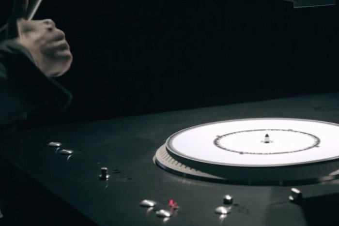 Ilustračný obrázok k článku Dyskograf: Papierová platňa, na ktorú sa dá kresliť