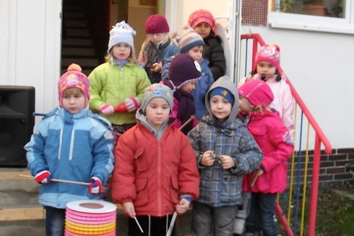 Ilustračný obrázok k článku Veľká sa rozžiarila. Škôlkari mali lampiónový sprievod