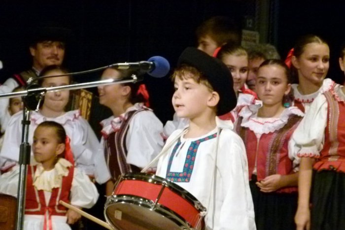 Ilustračný obrázok k článku Kulturák ožije folklórom: Revúčka predstaví svojich rozprávačov aj novú skupinu