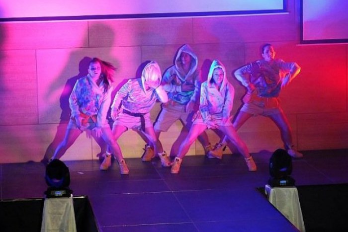 Ilustračný obrázok k článku Návraty k Miss Aquacity: Hustle Dance Group