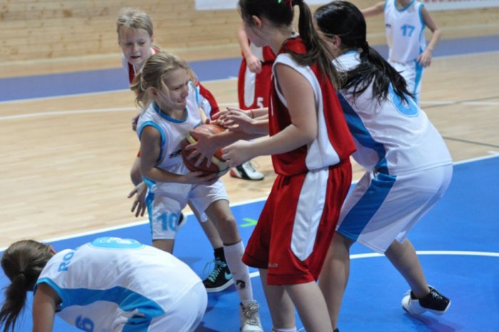 Ilustračný obrázok k článku Mladším žiačkam to proti Bardejovu sypalo