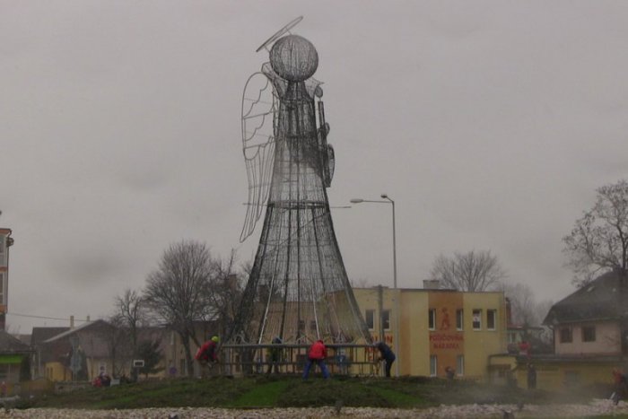 Ilustračný obrázok k článku Anjel priletel aj tento rok. Usadil sa na tradičnom mieste