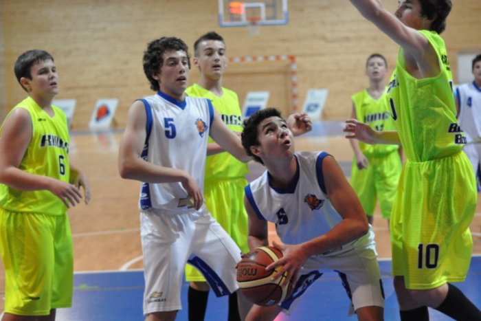 Ilustračný obrázok k článku Zábery z basketbalu: Chlapci si posledný domáci zápas vychutnali, pozrite si to