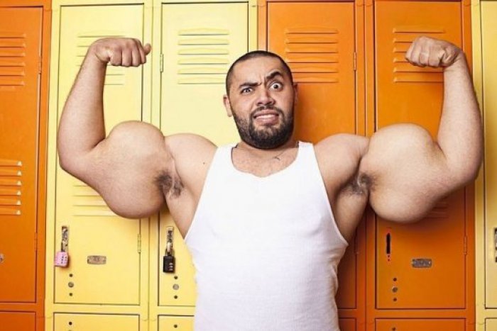 Ilustračný obrázok k článku Pozrite si najväčšie bicepsy sveta! Tento Pepek námorník vraj špenát neznáša