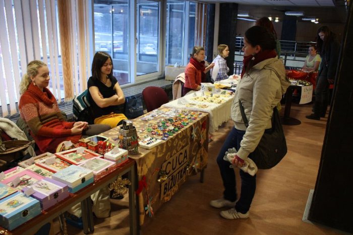 Ilustračný obrázok k článku Študenti UKF pripravili vianočný handmade trh