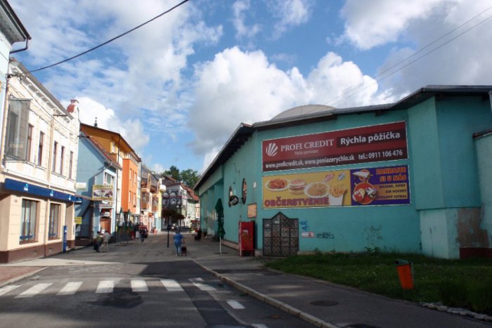 Ilustračný obrázok k článku Mestská galéria: Kúpia poslanci od poslankyne tržnicu?