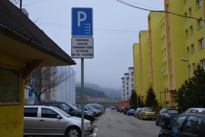 Ilustračný obrázok k článku Policajti doteraz hádzali hrach na stenu, odteraz idú pokutovať!