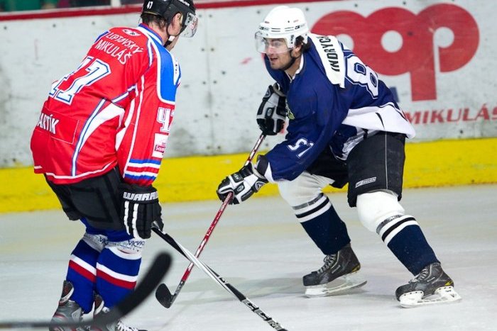 Ilustračný obrázok k článku S Detvancami si Mikuláš tento raz neporadil: Za 25 minút strelili 5 gólov