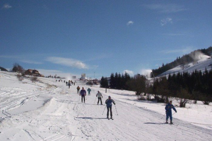 Ilustračný obrázok k článku Na Malinom Brde sa začína sezóna: Lyžovačka po celý deň len za 1 €!