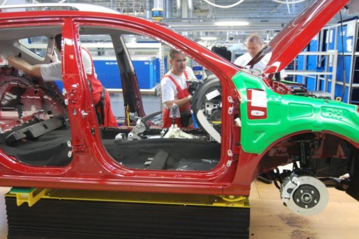 Ilustračný obrázok k článku Zamestnancovi žilinskej automobilky Kia amputovalo ruku