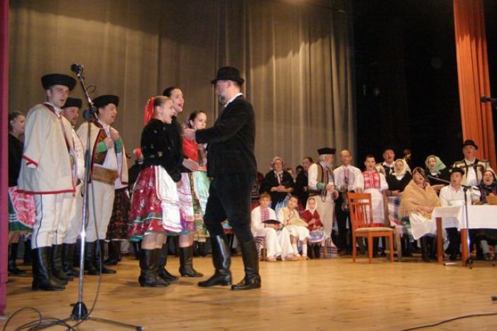 Ilustračný obrázok k článku Rožňavskou Radnicou sa ozývala ľudová hudba