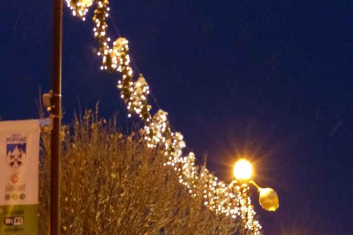 Ilustračný obrázok k článku V Tatrách pribudla nová vianočná výzdoba: Rozsvecovať sa bude na trikrát