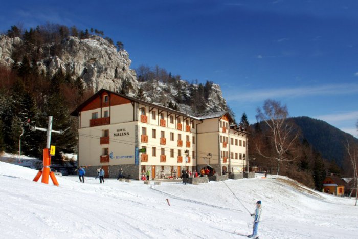 Ilustračný obrázok k článku Nešťastie v chate Malina: Pracovník (†57) zomrel po zásahu prúdom!