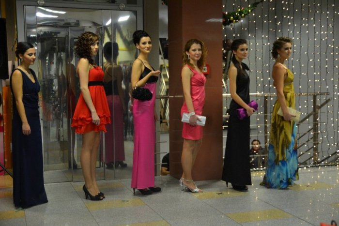 Ilustračný obrázok k článku Módna šou v Moravciach: Obchoďák sa zmenil na mólo, pozrite si to!