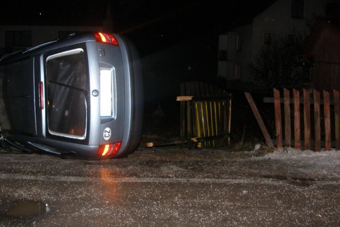 Ilustračný obrázok k článku Najprv zrazil cyklistku, potom opäť havaroval a napokon ušiel