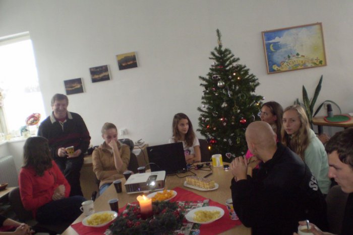 Ilustračný obrázok k článku Nestratíš to, čo dokážeš odovzdať iným: Stretnutie účastníkov letných táborov