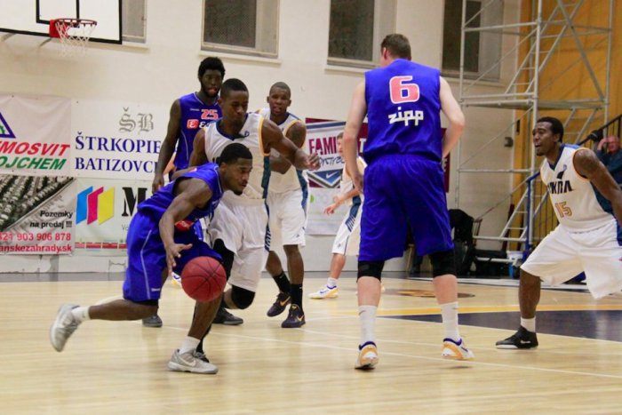 Ilustračný obrázok k článku Svitu chýba pohoda. Nedokáže premieňať šance