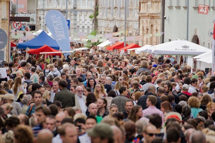 Ilustračný obrázok k článku FOTO: Dobrý trh prilákal davy ľudí