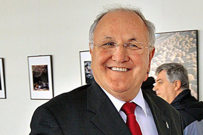 Ilustračný obrázok k článku Aktuálne: Čaplovič chce zrušiť jazykové certifikáty ako náhradu maturity, študenti sa búria