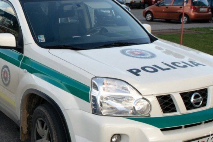 Ilustračný obrázok k článku Nezvestnú Antóniu (13) našli ležať na lavičke: Čo zistila polícia?