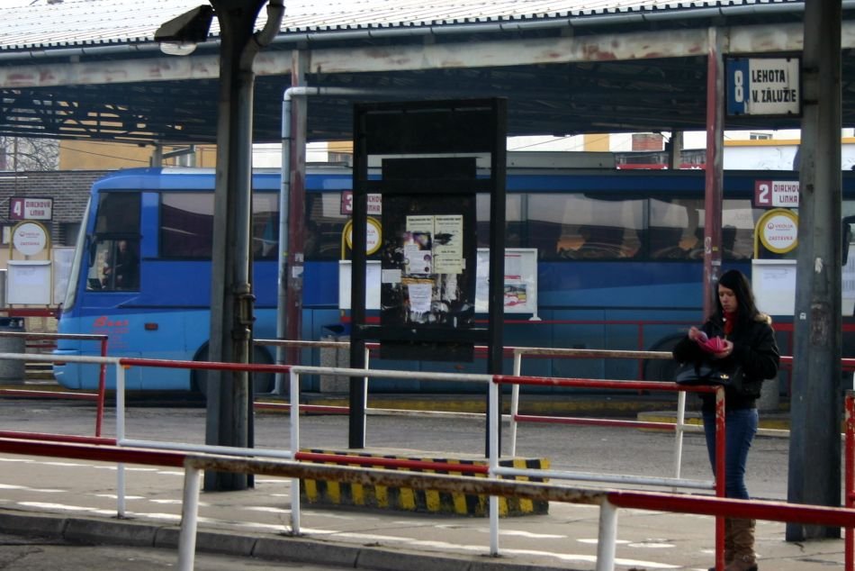 Ilustračný obrázok k článku Cestujete z Nitry autobusmi? TAKTO sa rekonštrukcia stanice dotkne spojov k nám!