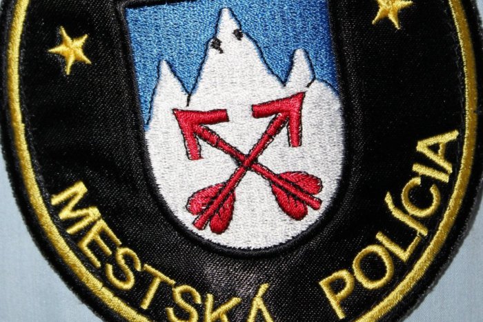 Ilustračný obrázok k článku Popradčan (50) sa prepadol pod ľad! Muža zachránil mobil a policajti...