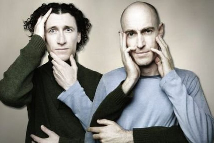 Ilustračný obrázok k článku Vyhodnotenie súťaže: Na Umbilical Brothers pôjde Matej