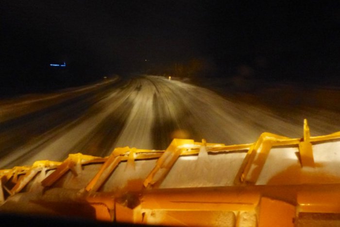 Ilustračný obrázok k článku Správa ciest v kraji je pripravená: Od piatka počíta so snežením