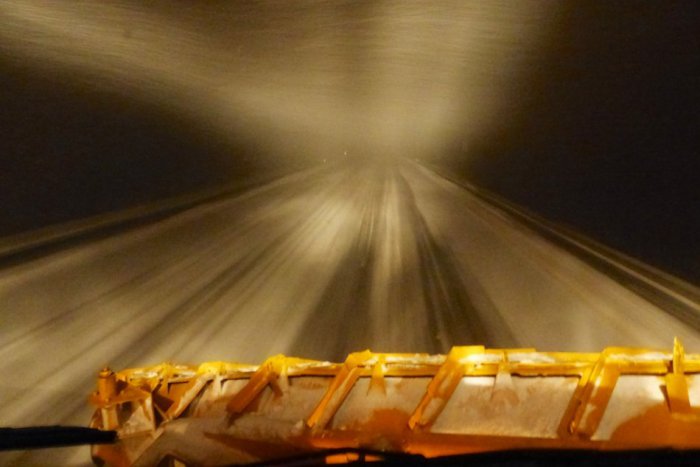 Ilustračný obrázok k článku Pod Tatry sa vrátila zima: Zimný režim nepotrvá dlho, ale bez sypačov to nejde