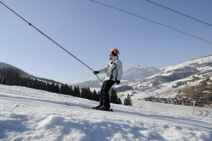 Ilustračný obrázok k článku Aktuálne INFO zo svahov v okolí Brezna: V jednom stredisku už počasie povedalo posledné slovo