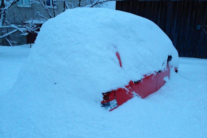 Ilustračný obrázok k článku Čaká nás husté sneženie. V noci môže napadnúť až 45 cm snehu