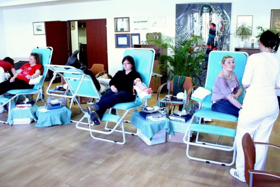 Ilustračný obrázok k článku Najcennejšia tekutina bude tiecť na Mestskom úrade: V TENTO deň budete môcť darovať krv