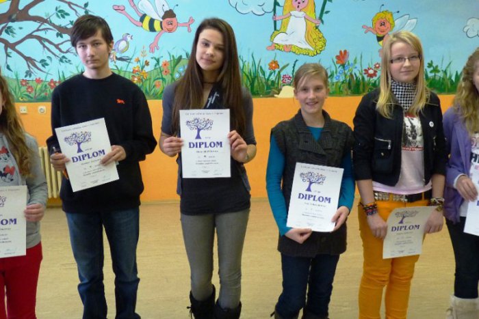 Ilustračný obrázok k článku VIDEO: Na olympiáde v anglickom jazyku sa stretla štyridsiatka detí