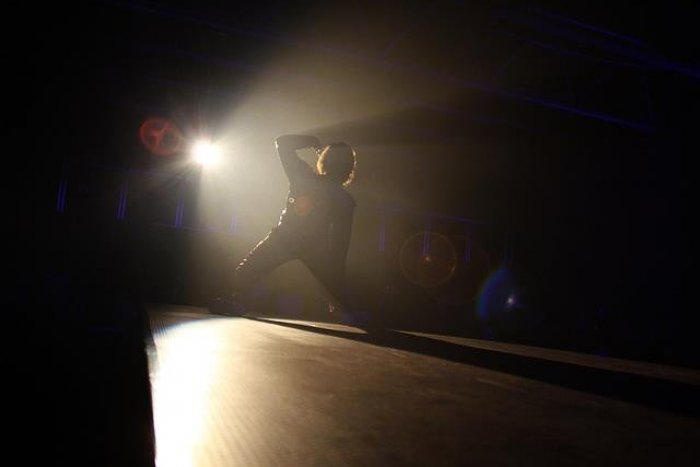 Ilustračný obrázok k článku Bruise zo skupiny OSB skúša šťastie v anglickom talente. Jeho tanečný život je plný úspechov