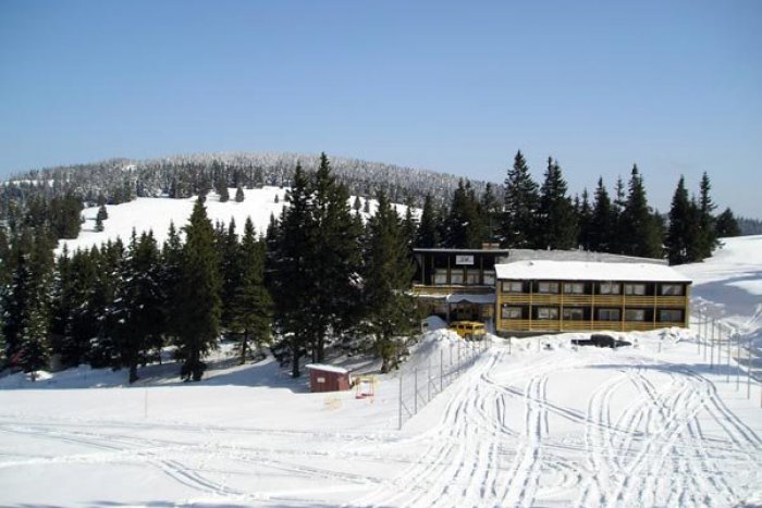 Ilustračný obrázok k článku Piati záchranári zviezli zranenú lyžiarku (46) zo Smrekovice