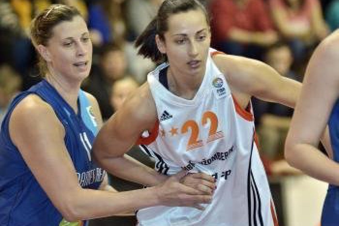 Ilustračný obrázok k článku Naposledy sklonili hlavy Rusky. Sklonia aj Francúzky?