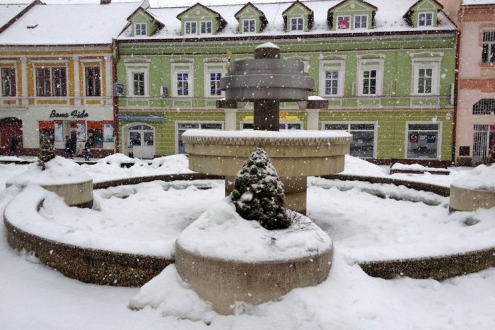 Ilustračný obrázok k článku Mrholenie vystriedalo husté sneženie. V Poprade napadlo do 10 cm snehu