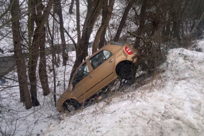 Ilustračný obrázok k článku OBRAZOM: Sneženie spôsobilo viacero nehôd