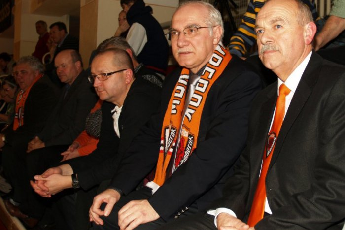 Ilustračný obrázok k článku Poslanec EP Miroslav Mikolášik sa stal županovým vyzývateľom