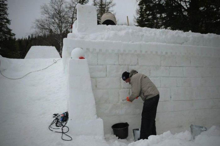 Ilustračný obrázok k článku Motorové píly s fantáziou: Víkend v Tatrách bude patriť ľadovej kráse