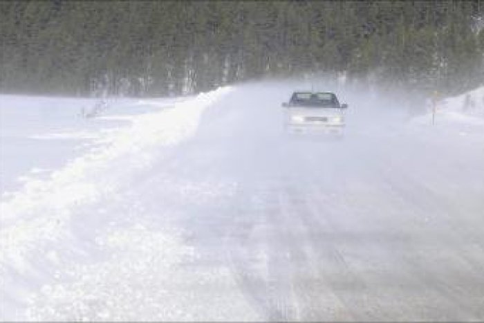 Ilustračný obrázok k článku Zima v plnom prúde: Na cestách pod Tatrami sa tvoria snehové jazyky a záveje