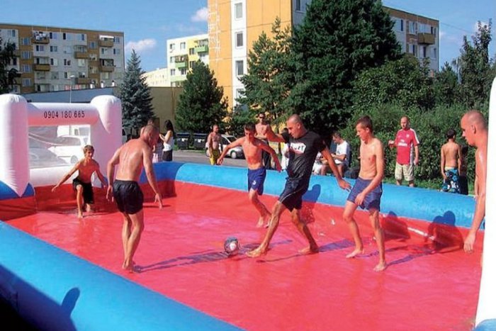 Ilustračný obrázok k článku Vodný futbal? V Nitre si to v ňom rozdávajú aj ligoví hráči