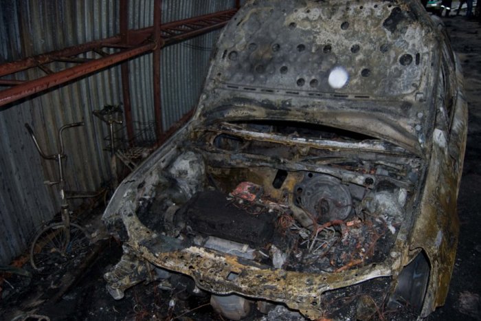 Ilustračný obrázok k článku Na parkovisku vyčíňal podpaľač: Fabia v plameňoch, poškodené aj ďalšie dve autá!