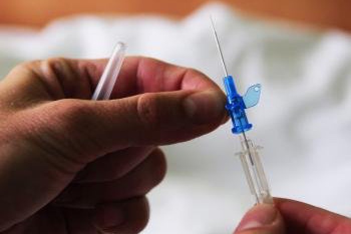 Ilustračný obrázok k článku Mladá žena (30), čo bojuje s prasacou chrípkou: Jej stav sa mierne zlepšil