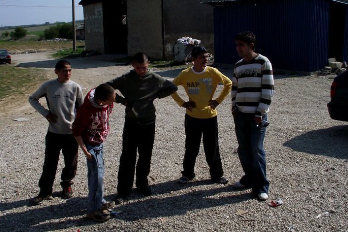 Ilustračný obrázok k článku Práca s deťmi z Orechovho dvora už prináša ovocie. Trieda z unimobuniek narazila na problémy