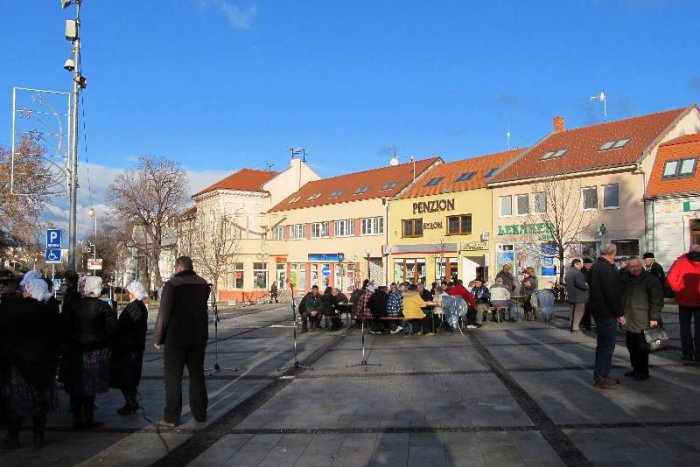 Ilustračný obrázok k článku Valentínska anketa: Ako oslavujú sviatok zamilovaných Moravčania?