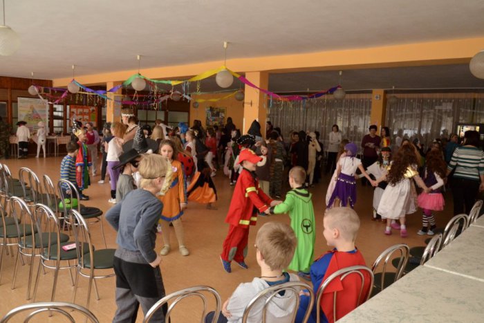 Ilustračný obrázok k článku FOTOREPORTÁŽ: Školáci to pred prázdninami roztočili na karnevale